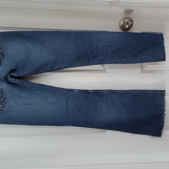 All jeans 2/$20🫦Eckored stretch lower rise flare jeans. Sz 9 perfect condition! - Picture 8 of 15